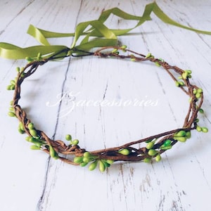 Woodland Wedding crown Green Berry crown Simple flower crown Bridal Hair wreath Boho headpiece headband Maternity Bridesmaid Flower girl