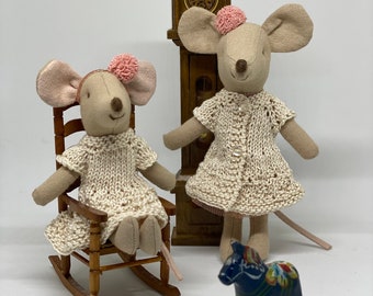 Hand knitted jacket/dress for Maileg mouse made of fine cotton in various beautiful colours