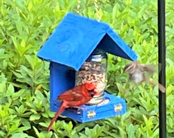 This Bird Feeder works! Easy to Fill, Easy to Clean - Feed the birds with this handcrafted Mason Jar time tested feeder!