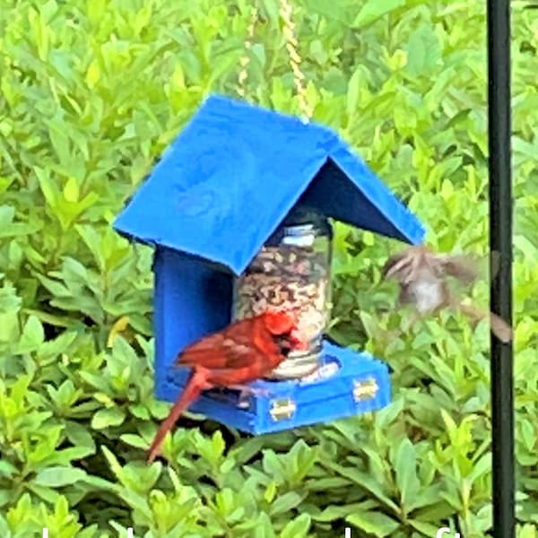 These Bird Feeders work! Easy to Fill, Easy to Clean - Feed the birds with this handcrafted Mason Jar time tested bird feeder!