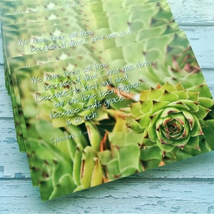 5x cartoline con citazioni sulla libertà, stampe artistiche fotografiche succulente, versetti della Bibbia della grazia cristiana, Efesini 1:7, set di biglietti di incoraggiamento ispiratori