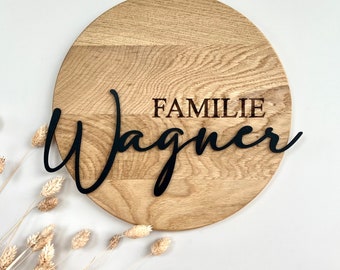 Huisbord {familienaam} rond eikenhouten huisbord, gepersonaliseerd, diameter 23,5 cm