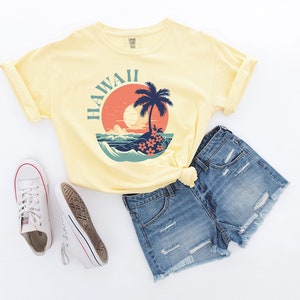 Hawaii Sunset Graphic Tee, Unisex Sizing, Vacation T-shirt, Hawaii Beach