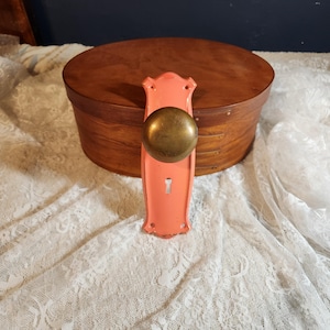 Geüpcycleerde vintage antieke deurknop en achterplaat/rozet _Gordijnbinder achterkant_Jas, portemonnee, sjaalrek_Wall Art_Shabby-chique stijl, schittering