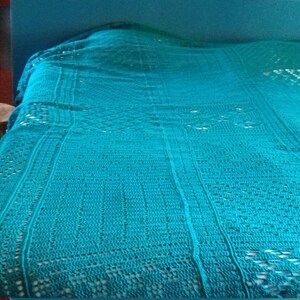 Doppelbett aufgespreizt, gehäkelte Bettdecke, blau grüne Bettdecke, Tagesdecken, häkeln Bettdecken, blau grün Bettdecken Bild 8