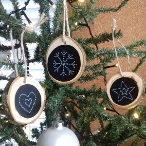 Set of 3 wooden Christmas tree pendants, Christmas decorations wood, round pendants, natural Christmas decorations
