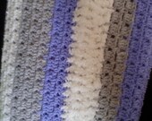 Gehaakte strepen deken plaid lila grijs, gehaakte deken, gehaakte kinderplaid, handgemaakte sprei, zachte sprei, plaid, snuggle plaid