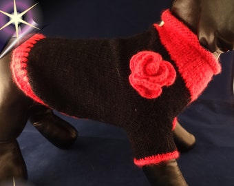Hundepullover "Kimba", Größe XS, schwarz/pink, mit gehäkelter Rosen-Applikation