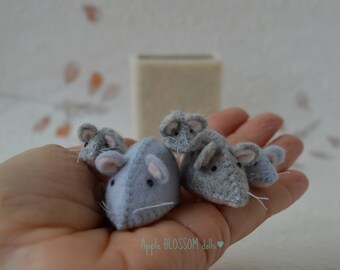 Mice family. 5 Mice in a matchbox. Felt mice family Waldorf inspired. Felt mouse. Mouse in a matchbox. Waldorf Mice. Matchbox animals.
