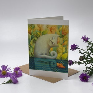 Cartolina carina con gatto e pesce, parte di una collezione di cartoline, Amicizia tra amanti dei gatti, Biglietto d'auguri con arte vuota, illustrazione di un gatto bianco, Biglietto con gattino