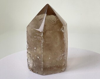 超希少　重量　3.9㎏　大型スモーキークォーツ ポイント型クリスタル 超希少 重量 3.9㎏ 大型スモーキークォーツ ポイント型クリスタル