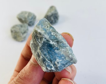 1 x Raw Labradorite Natural Crystals RW06