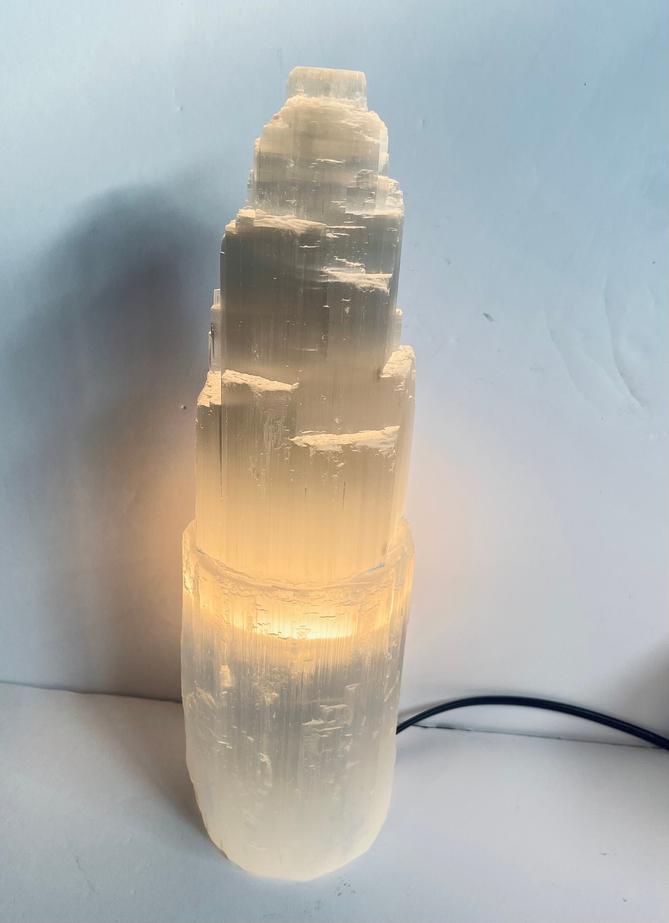 Lampe sélénite Simple 30cm – Oasis de Cristal