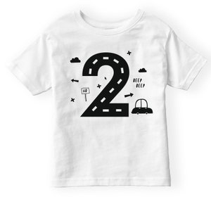 T-shirt danniversaire personnalisé, T-shirt de 1er anniversaire, T-shirt danniversaire pour garçons, tenue de 2e anniversaire, T-shirt de voiture, voiture de course danniversaire POM CLOTHING image 2