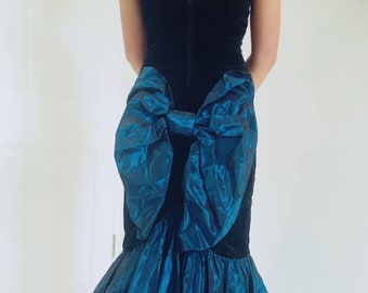 Vintage Laura Ashley Strapless Dress/Size XS-S/Black velvet and blue tulle/Mermaid shape fitted/Prom dress/Party dress/Huge bow/Boned bodice