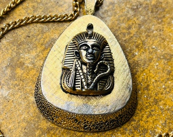 Vintage Large King Tut Pendant on Chunky Gold Tone Curb Link  display picture 2