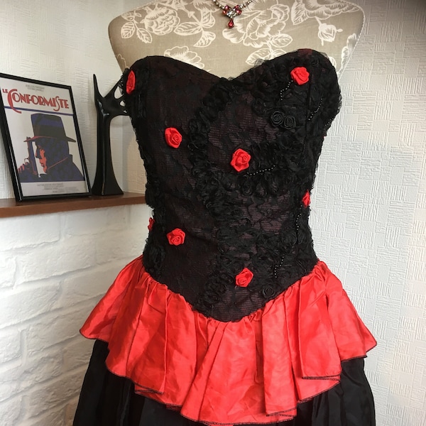 80s Strapless dress/Size XS/Black lace tulle/Ruffle skirt/Prom dress/Party dress/Lace detail/Boned bodice/Black dress/Bustier dress/red rose
