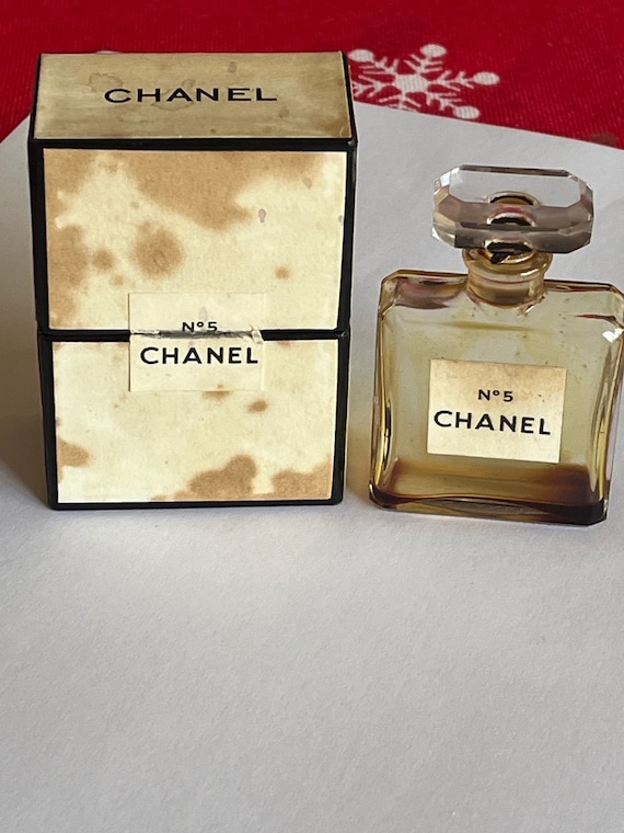Vintage CHANEL No 5 Parfum Bottle, Faceted Glass, 1960s Rare