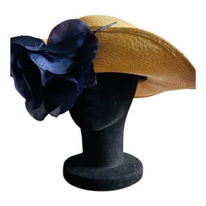 Vintage Ladies Straw Hat: Size 53cm