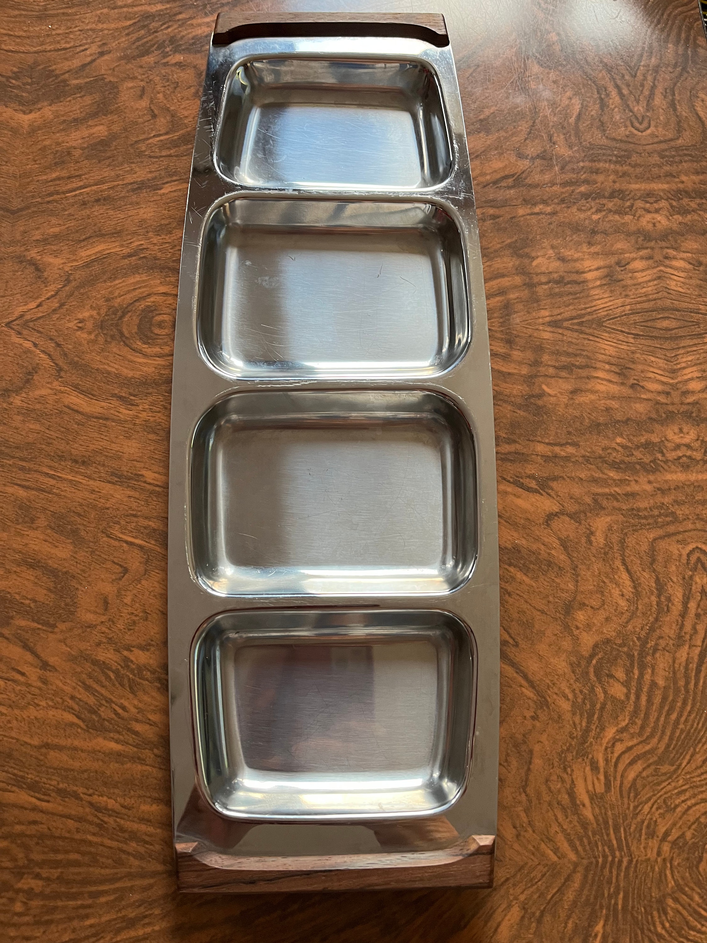 デンマーク製 ルンドトフテ LUNDTOFTE ステンレス製 サービングトレイ