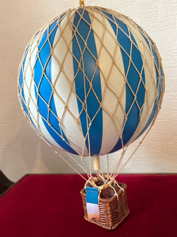 Décoration à suspendre en forme de montgolfière de style