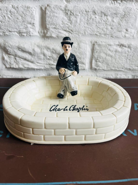 【希少】VIVA! CHAPLIN チャップリン　灰皿 Charles Chaplin 'the Tramp' Ceramic Dish: Bubbles Inc. Collectible