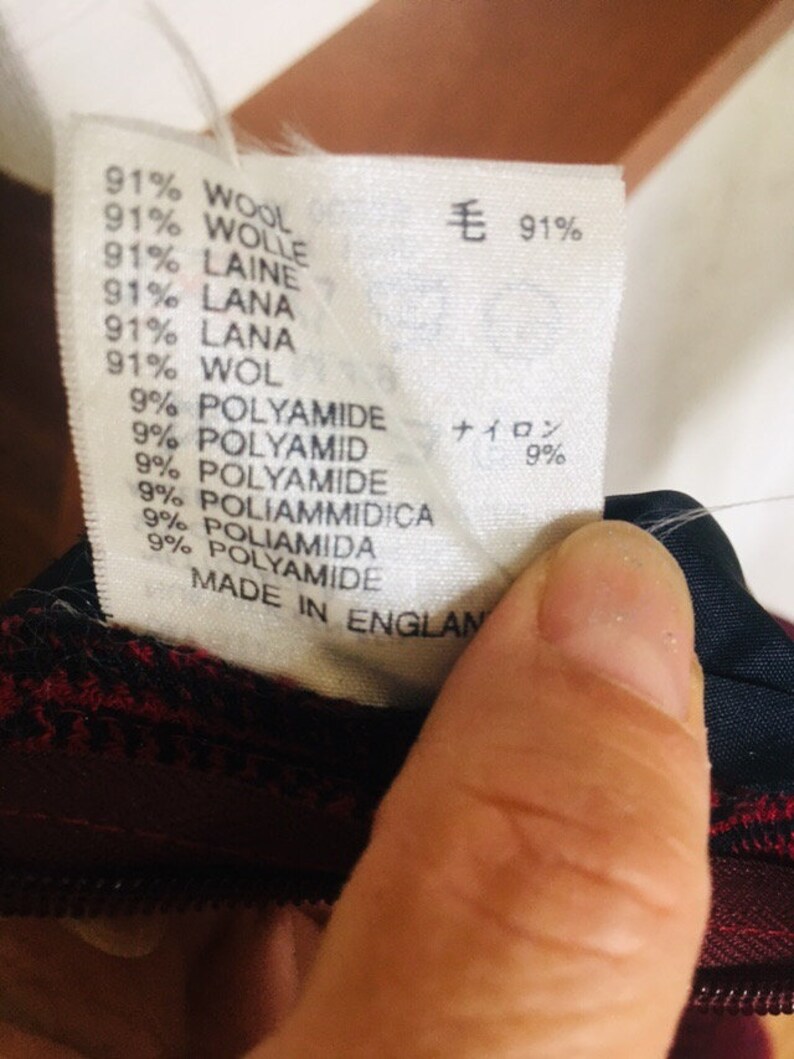 Aquascutum plaid skirtvintage pleated skirtHounds toothBurgundy and black90\u2019sLadies skirtUK 8Size Sautumn fashionMade in England