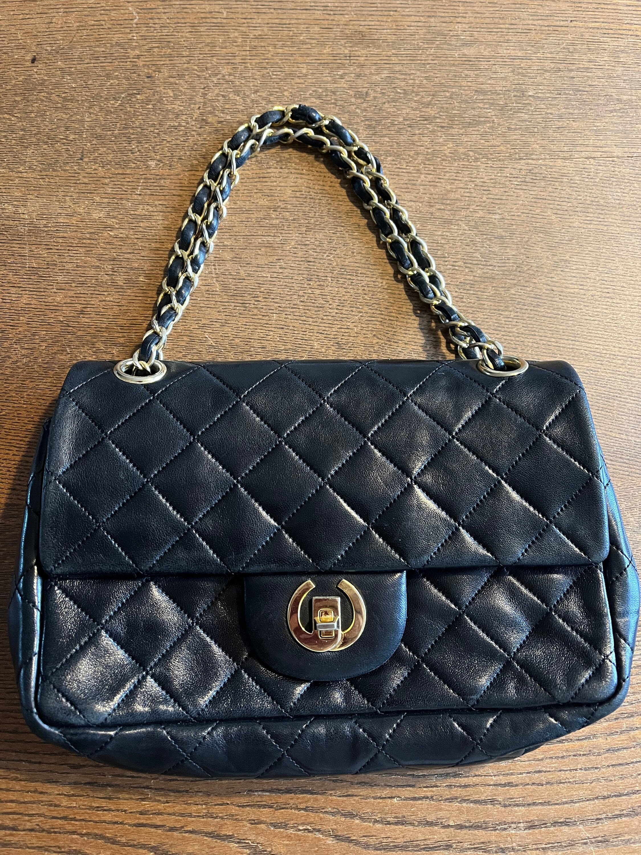 Vintage Black Leather Quilted Handbag/short Strap/classic 