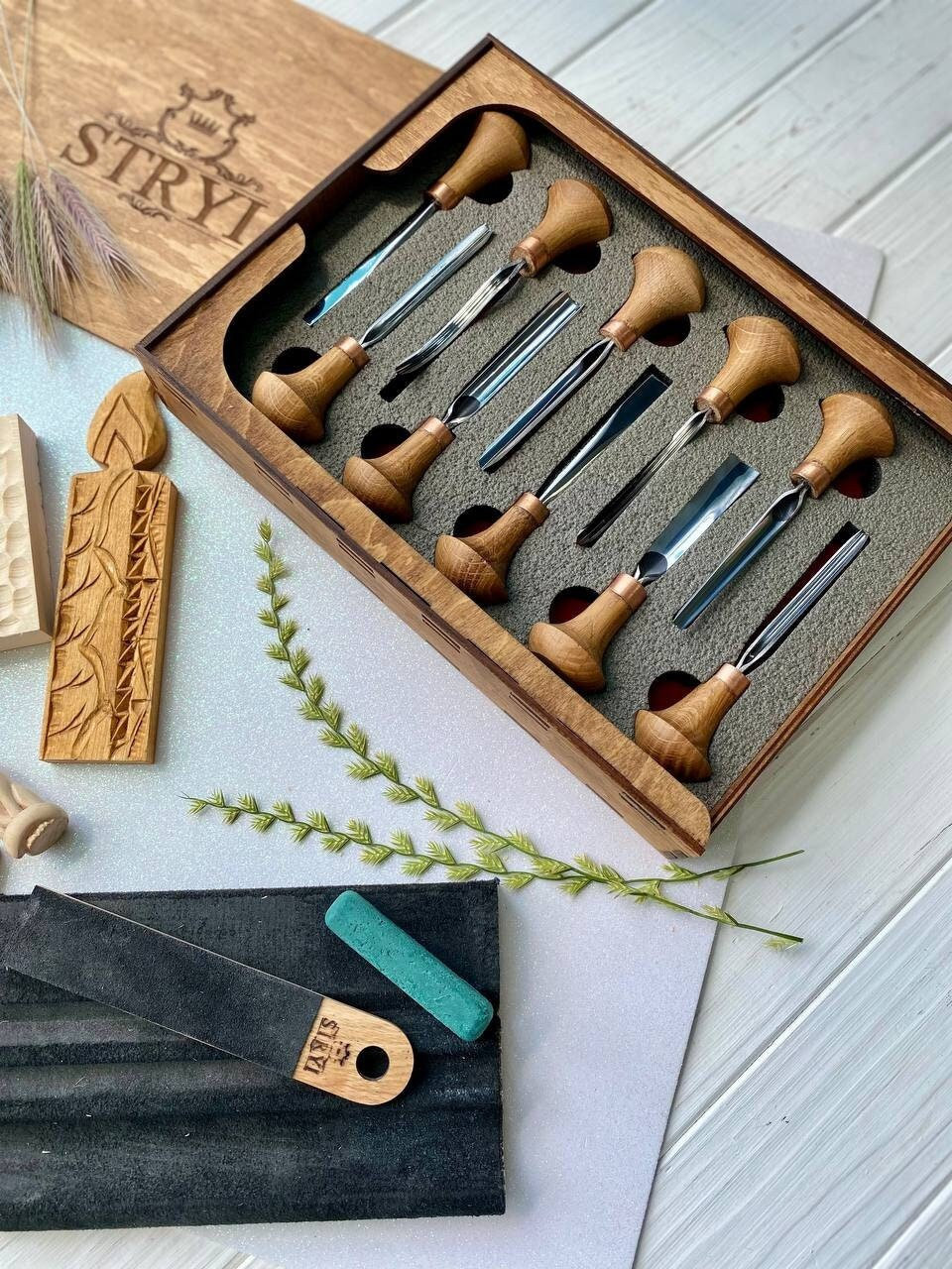 5 PIECE SPEEDBALL WOOD CARVING TOOL SET