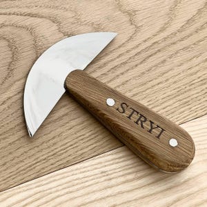 Half-Moon Leather Knife, STRYI 115mm, Leatherworking Tool image 5