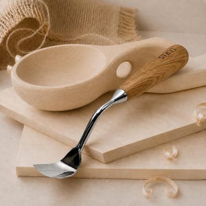 Gutsset houtsnijwerk, houtsnijgereedschap, komsnijgereedschap, lepelsnijgereedschap, gesmede beitelset