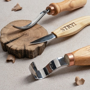 Ensemble d'outils de sculpture avec cuillère, couteau à crochet, gouge coudée, couteau à aiguiser