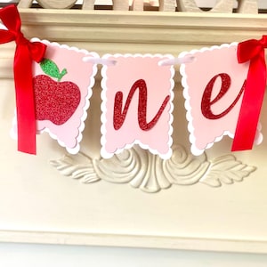 Bow 1st Birthday Decorations ,mBow High Chair Banner, Red and White Birthday Banner, Girl First Birthday , Bow Birthday Party Decor