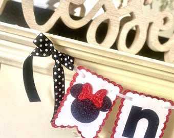 Minnie Mouse High Chair Banner: Black and White Birthday Party Decorations