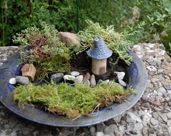 Rapunzelturm klein mit hellblauem Dach, für Elfengarten, Miniaturgarten