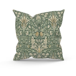 Cojín hecho a mano con diseño de cabeza de serpiente de William Morris, decoración en verde bosque.