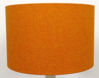 Shetland ORANGE Zylinder-Lampenschirme aus gebürstetem Leinen-Stil / Anhängerschirm / Tisch, hergestellt in UK, farbenfrohes Wohndekor-Geschenk, weiches Gefühl