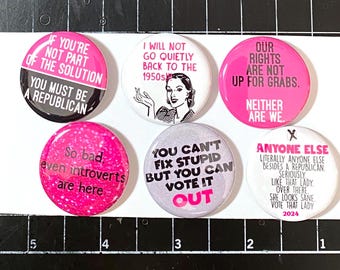 Pins de PROTESTO para mulheres. Conjunto de 6 botões de 1,25". Direitos das mulheres, chapéu rosa Pussy, Anyway She, direitos ao aborto, Pro Choice - Conjunto B