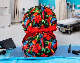 Parrot Paradise Cove - Bouffant/Ponytail Hybrid Scrub Hat