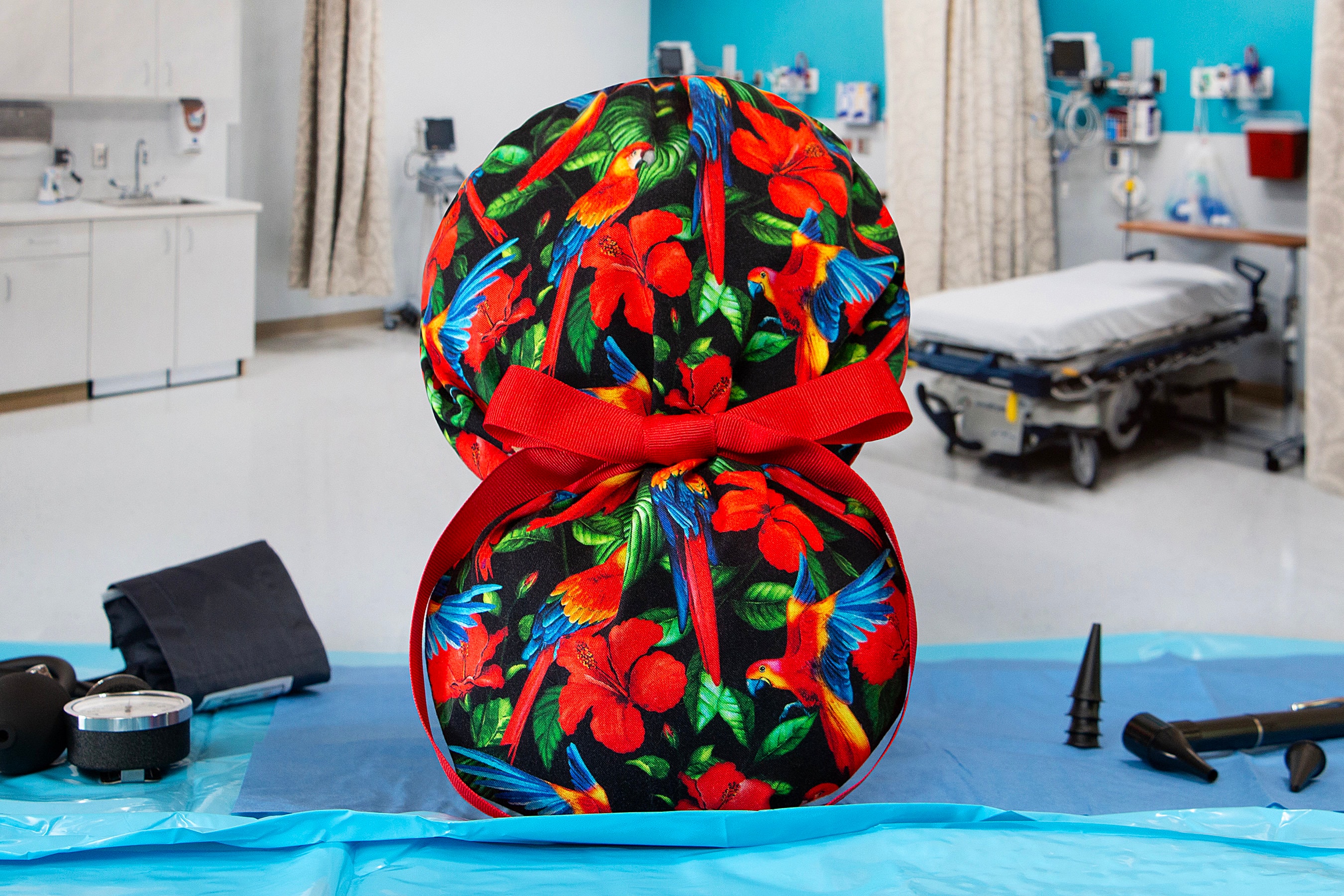 Parrot Paradise Cove - Bouffant/ponytail Hybrid Scrub Hat - Etsy