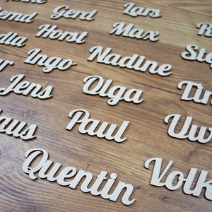 Scritta come segnaposto per nomi tipo LOB 3 cm in legno