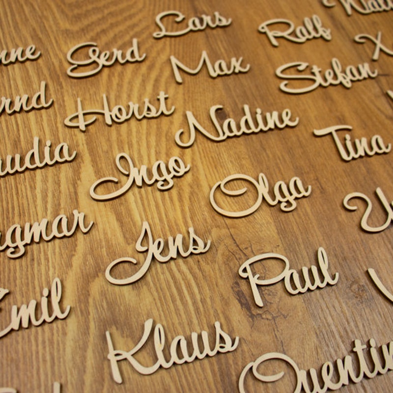 Schriftzug Name Holz