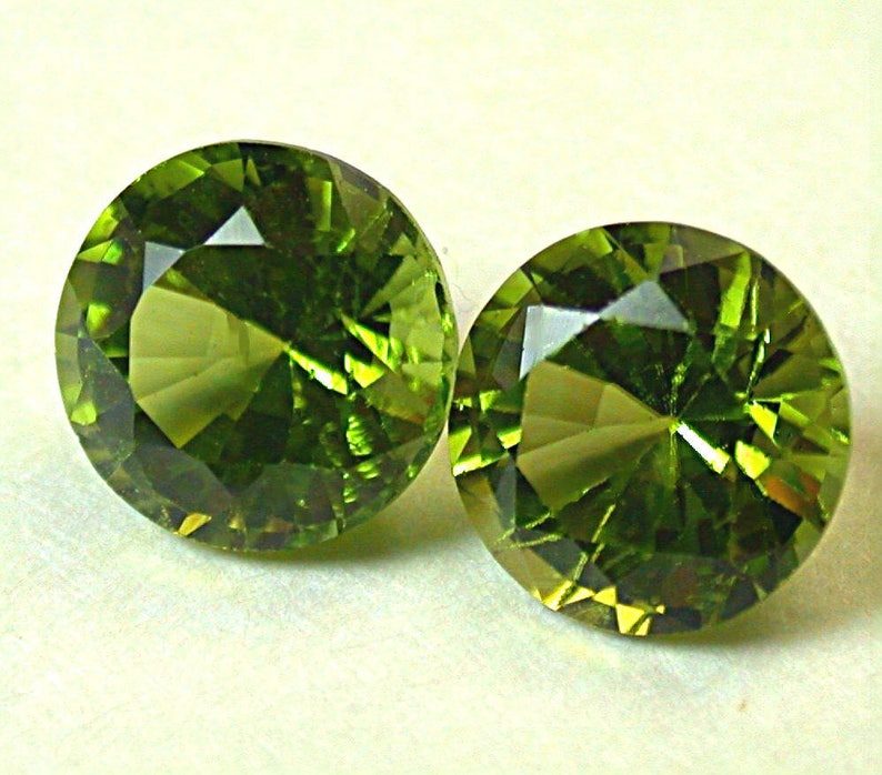 PERIDOT Arizona Vintage Faceted Gemstones Pair 7.1x5.0mm 3.40 cts USA01 image 2