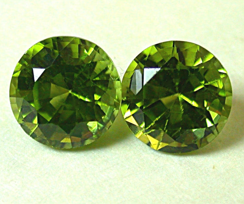 PERIDOT Arizona Vintage Faceted Gemstones Pair 7.1x5.0mm 3.40 cts USA01 image 1