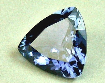 VINTAGE YOGO blue SAPPHIRE Faceted Montana Gemstone trillion 0.33cts syo3