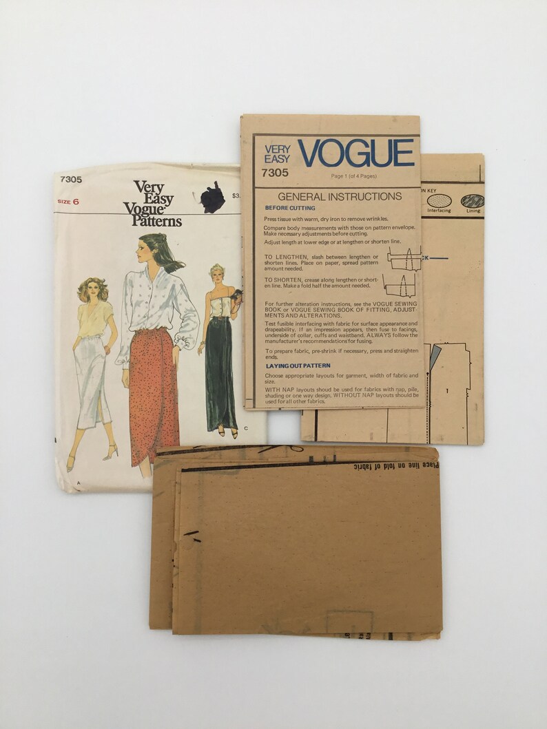 1979 Size 6 Vogue 7305 Vintage Uncut Sewing Pattern Skirt with Length Variations