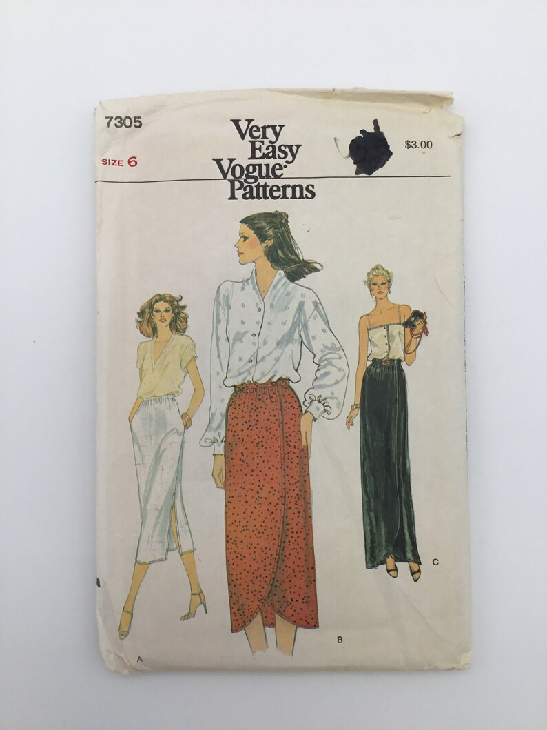 1979 Size 6 Vogue 7305 Vintage Uncut Sewing Pattern Skirt with Length Variations
