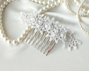 Romantic lace hair comb, Bridal hair accessories with cristal Swarovski, Tatting wedding hair comb