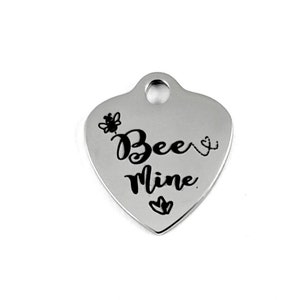 Bee Mine, Herz graviert Charm, Herz Charm, Edelstahl graviert Charm, Valentine Charm, Schmucklieferant, personalisierte Charms