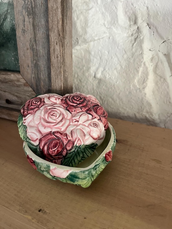 Vintage porcelain heart trinket dish